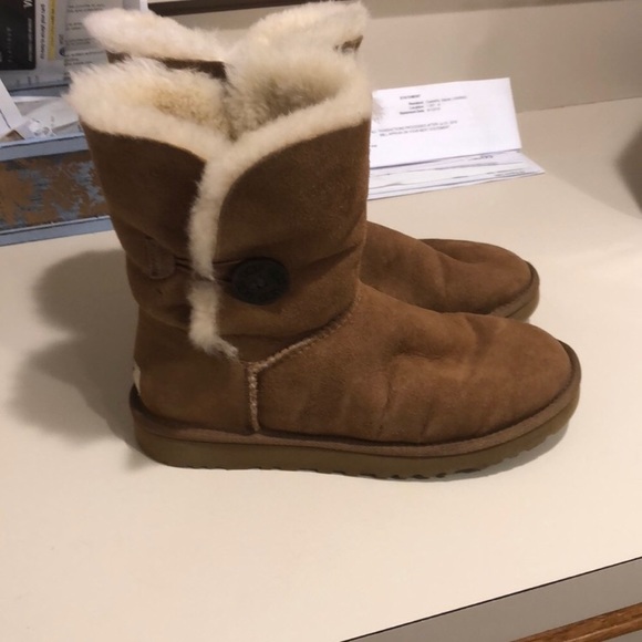 UGG Shoes - Ugg boots with button